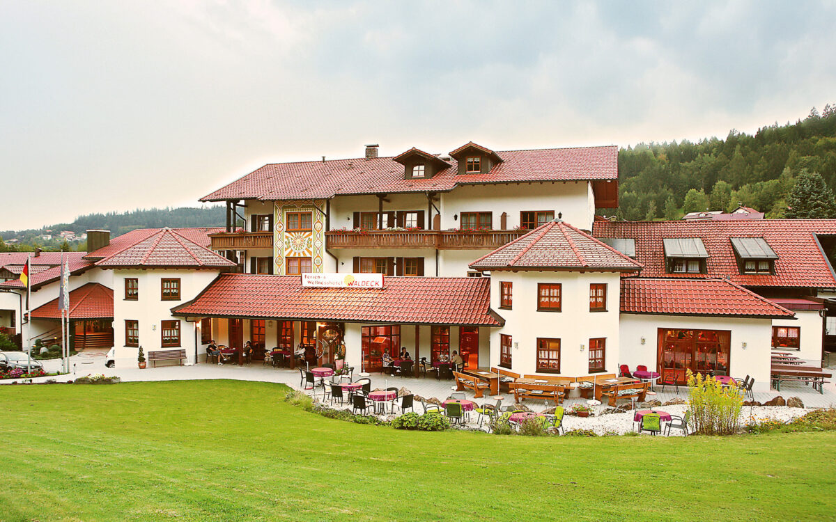 MUC30225 Wellness Wohlfuehlhotel Waldeck Aussenaufnahme MUC30225 Wellness Wohlfuehlhotel Waldeck Aussenaufnahme