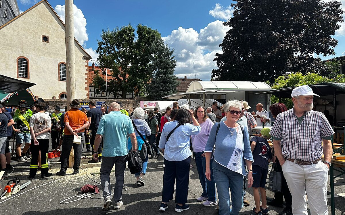 020825 Altenhasslau Strassenkerb 1 020825 Altenhasslau Strassenkerb 1