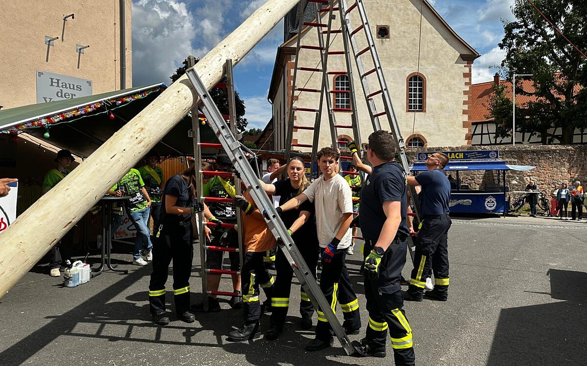020825 Altenhasslau Strassenkerb 27 020825 Altenhasslau Strassenkerb 27