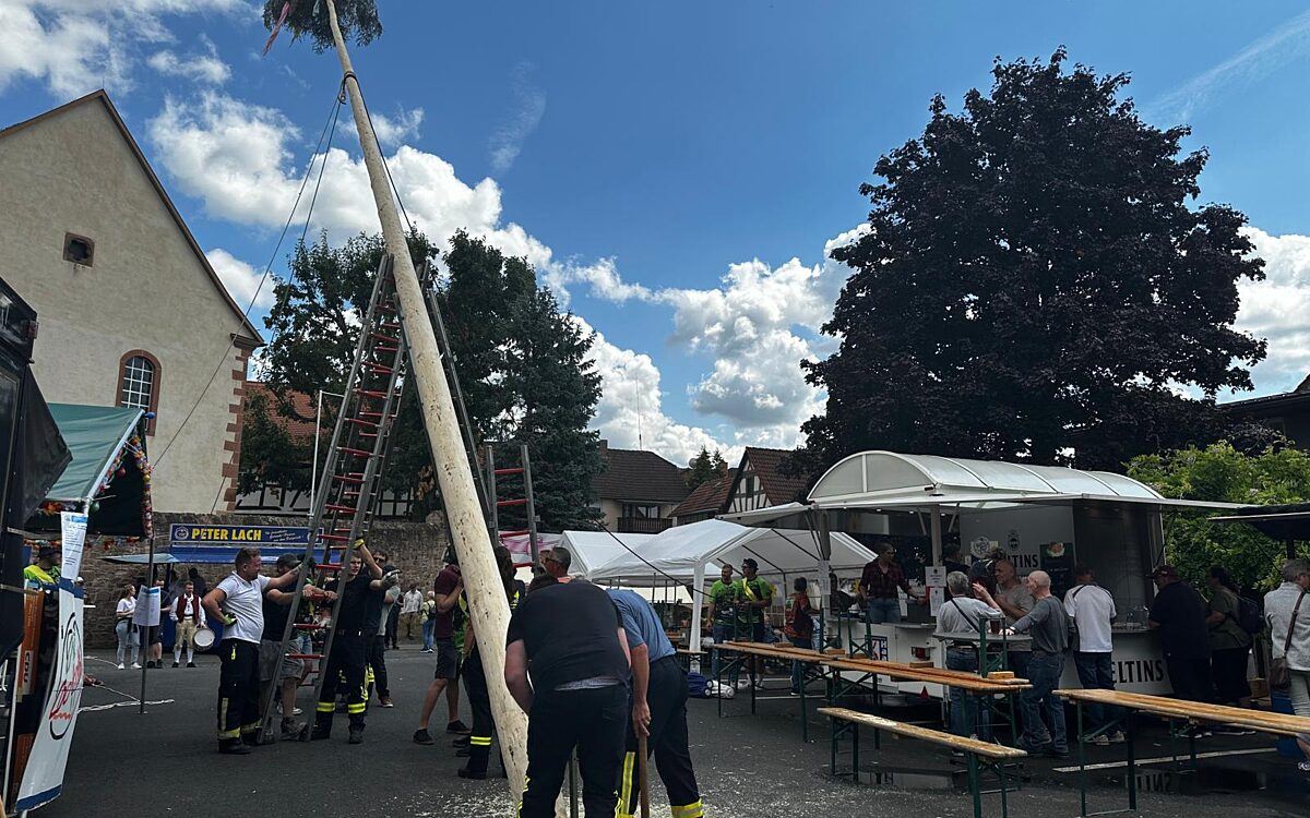 020825 Altenhasslau Strassenkerb 29 020825 Altenhasslau Strassenkerb 29