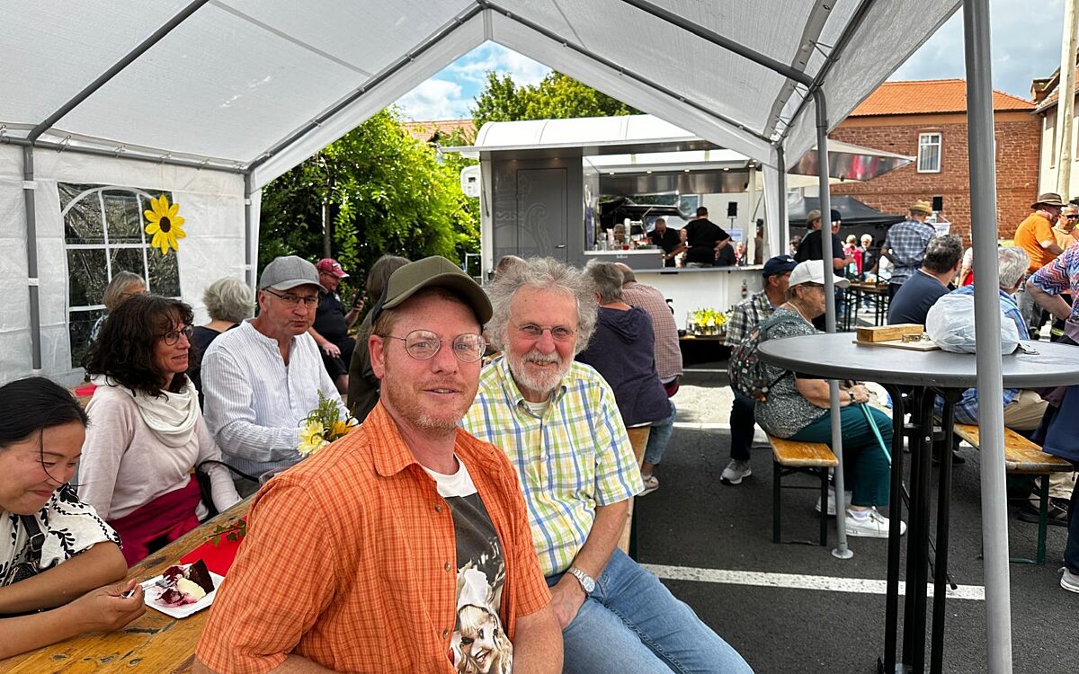 020825 Altenhasslau Strassenkerb 8 020825 Altenhasslau Strassenkerb 8