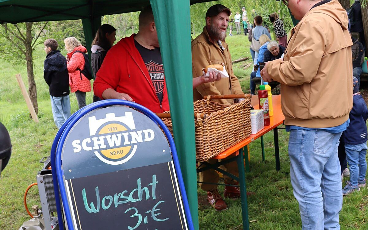 060524 Erlensee Bueffelauftrieb 1 060524 Erlensee Bueffelauftrieb 1