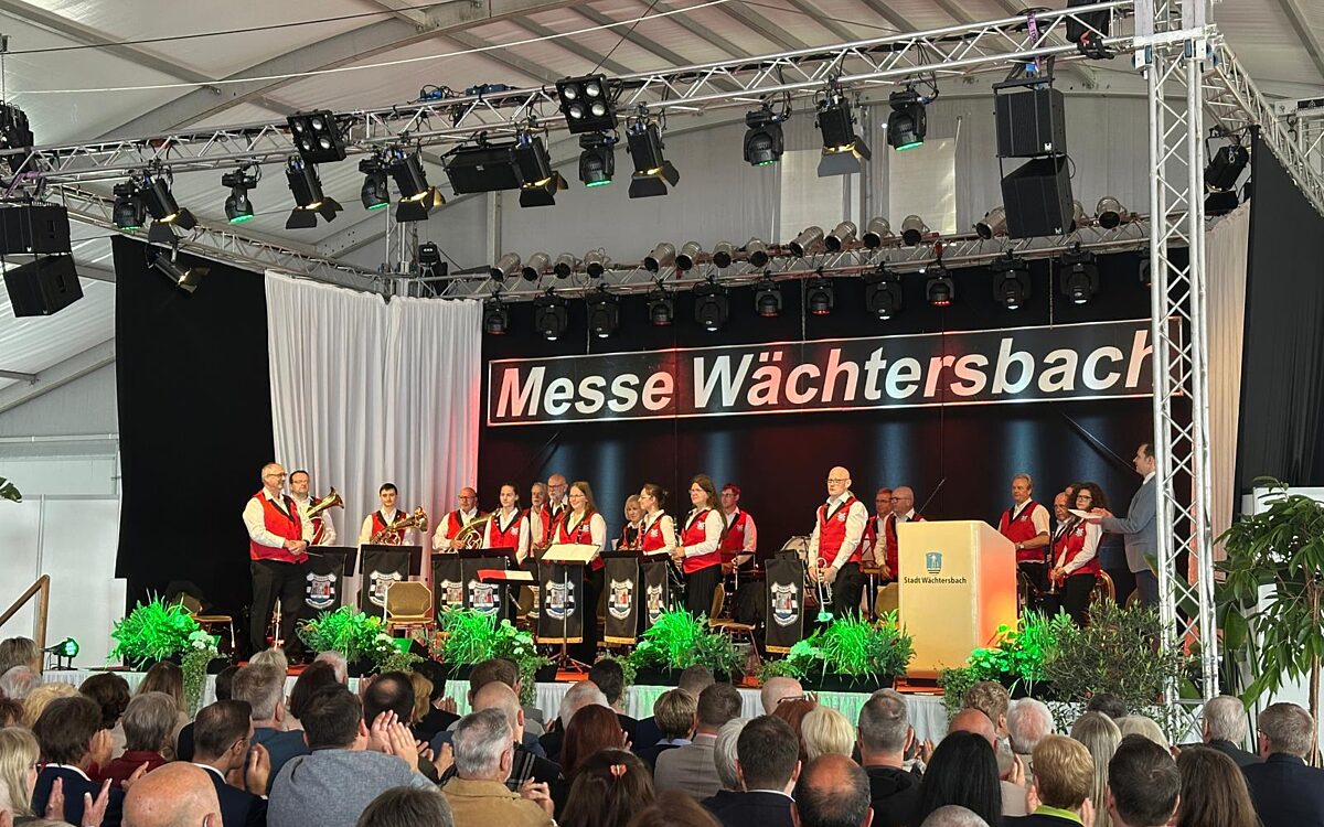 090526 Tag Eins Messe3 2 090526 Tag Eins Messe3 2