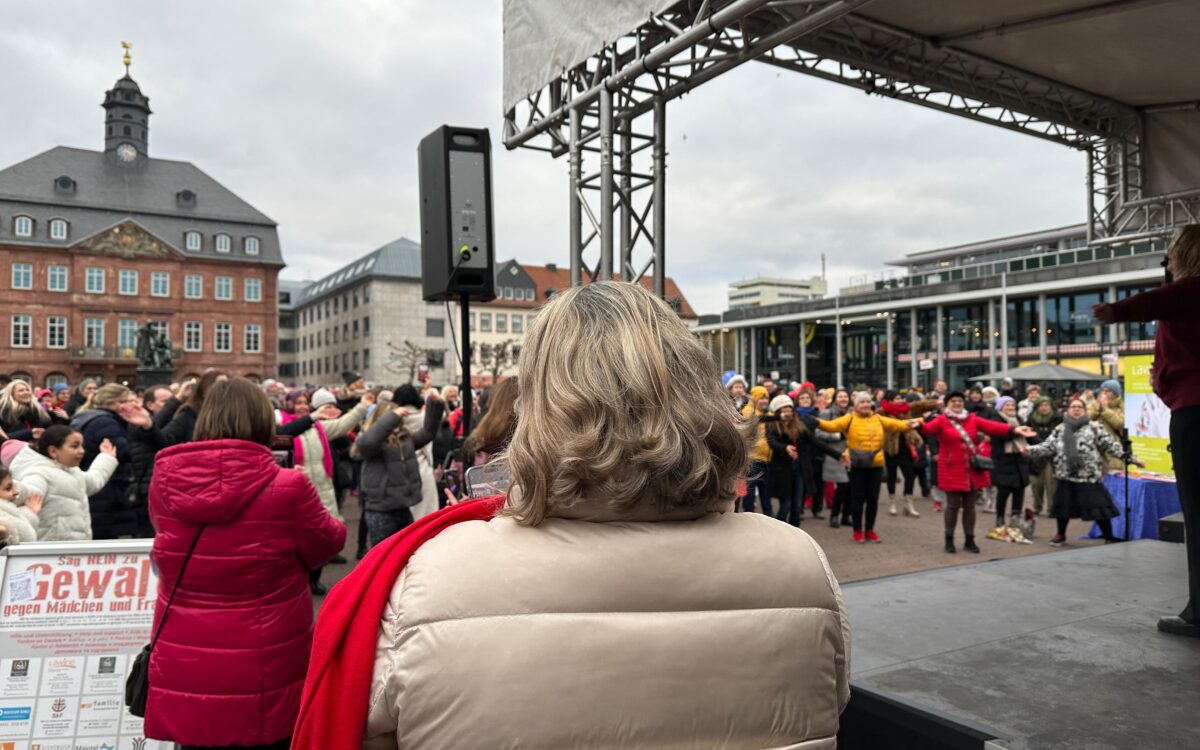 140225 HU Tanzdemo HW 6 140225 HU Tanzdemo HW 6