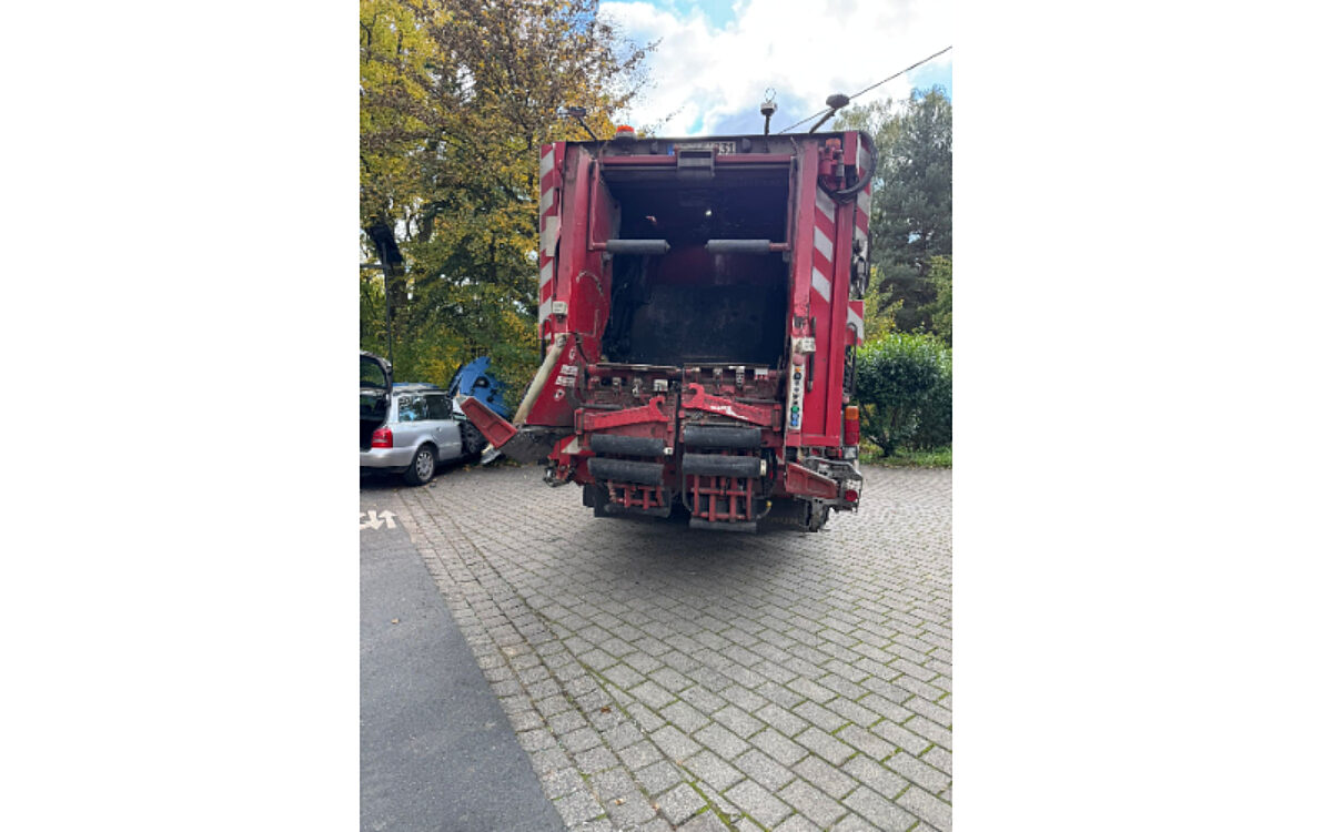 141025 Muellauto Unfall 3 141025 Muellauto Unfall 3