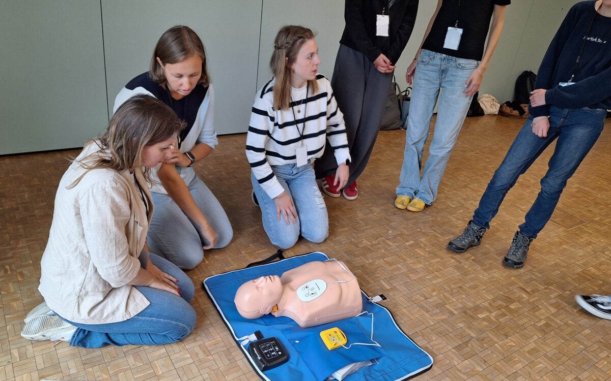 24 10 07 Lehrerinnen Kronberg Gymnasium 24 10 07 Lehrerinnen Kronberg Gymnasium
