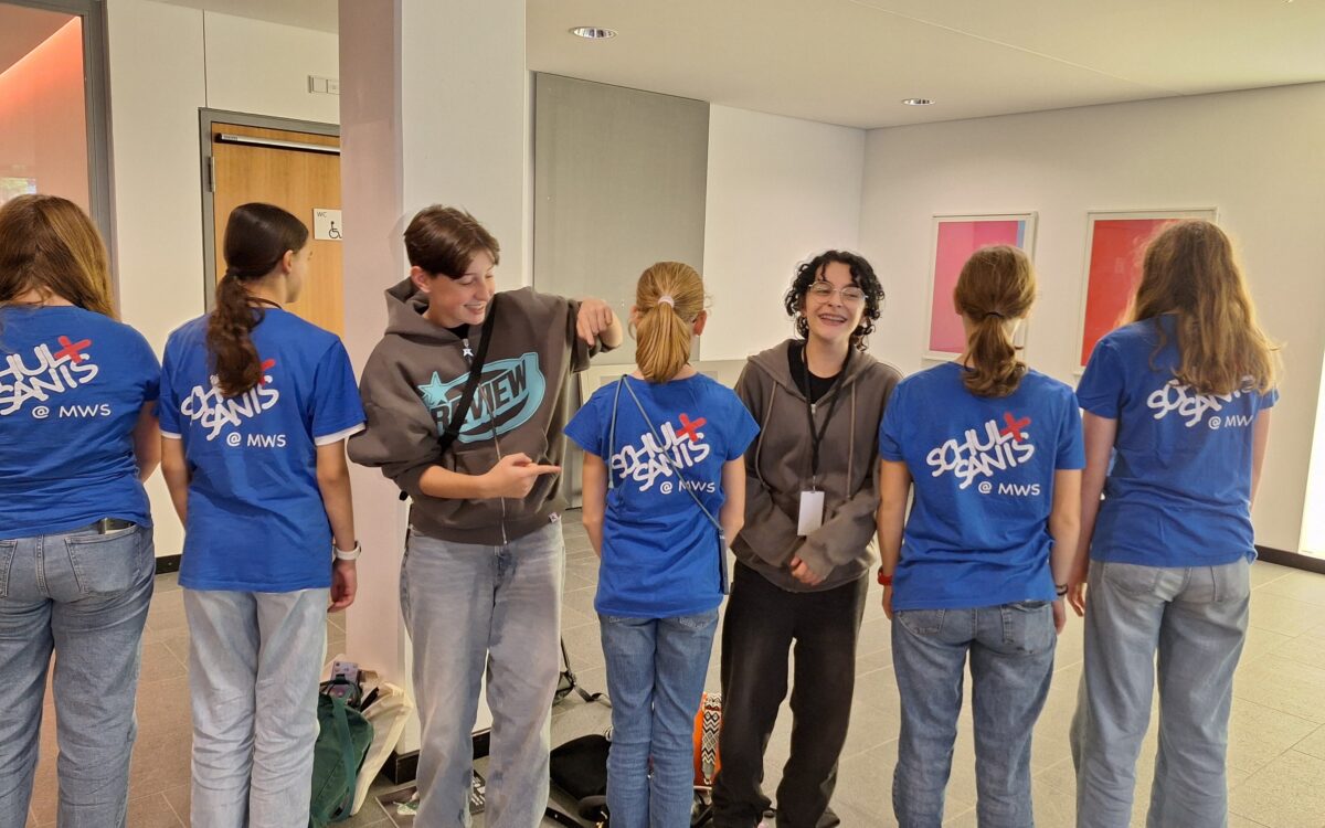 24 10 07 Schuelerinnen Maria Ward Schule 2 24 10 07 Schuelerinnen Maria Ward Schule 2