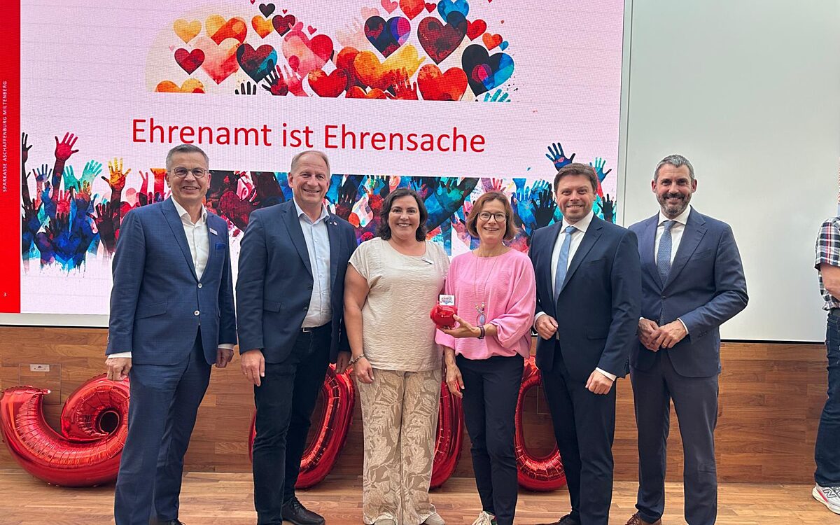240926 Aschaffenburg Spendenuebergabe 11 240926 Aschaffenburg Spendenuebergabe 11