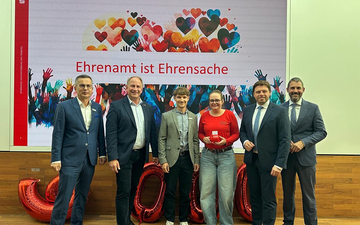 240926 Aschaffenburg Spendenuebergabe 6 240926 Aschaffenburg Spendenuebergabe 6