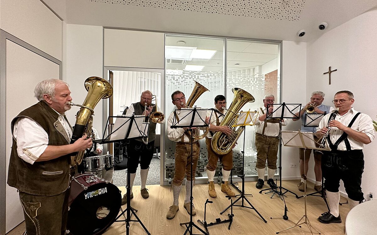 Eroeffnung 1 Eroeffnung 1