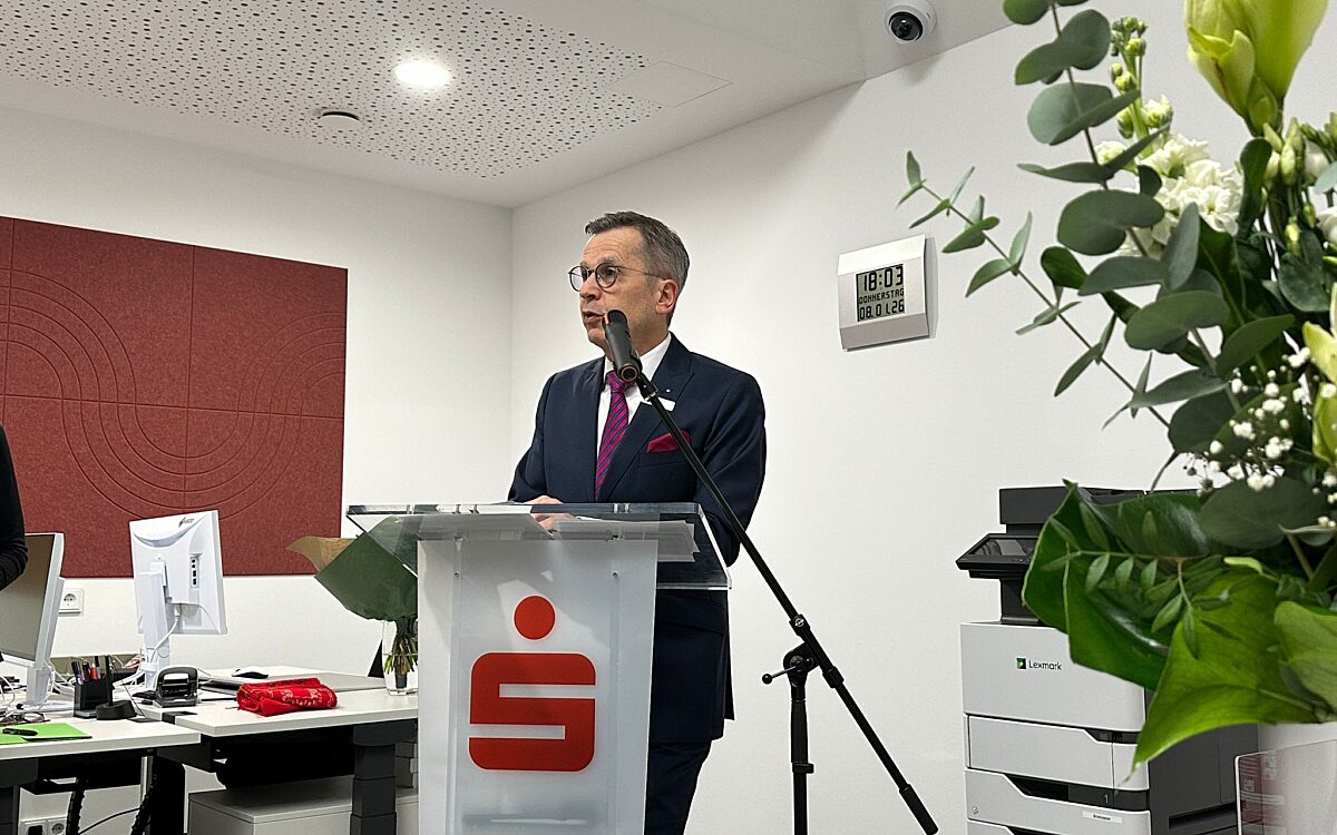 Eroeffnung 3 Eroeffnung 3