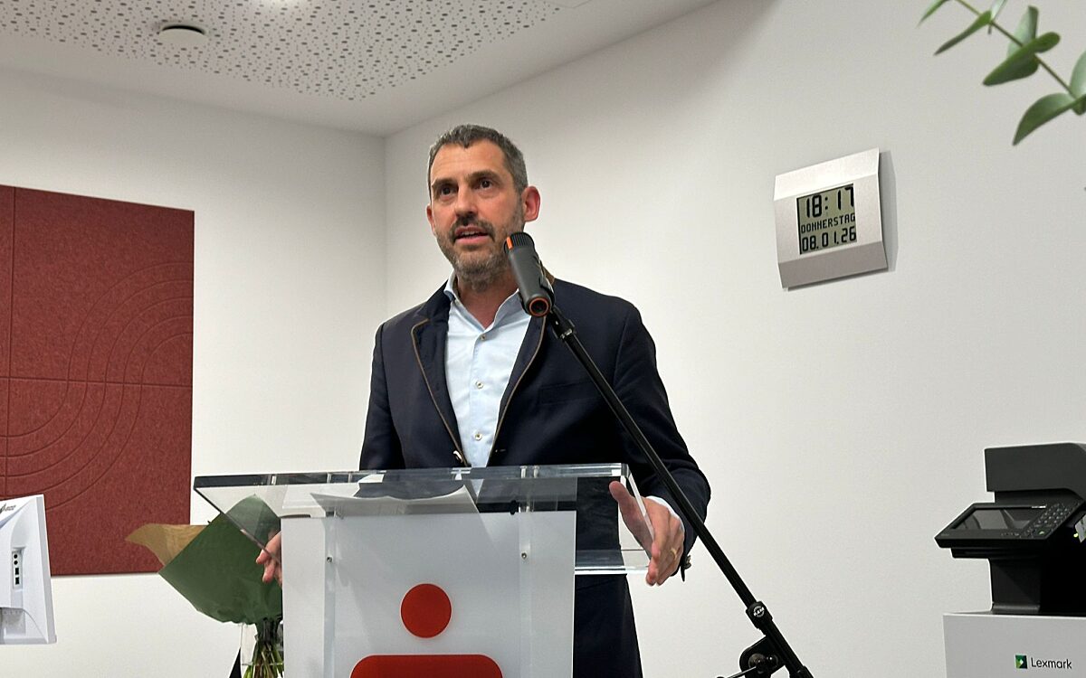 Eroeffnung 9 Eroeffnung 9