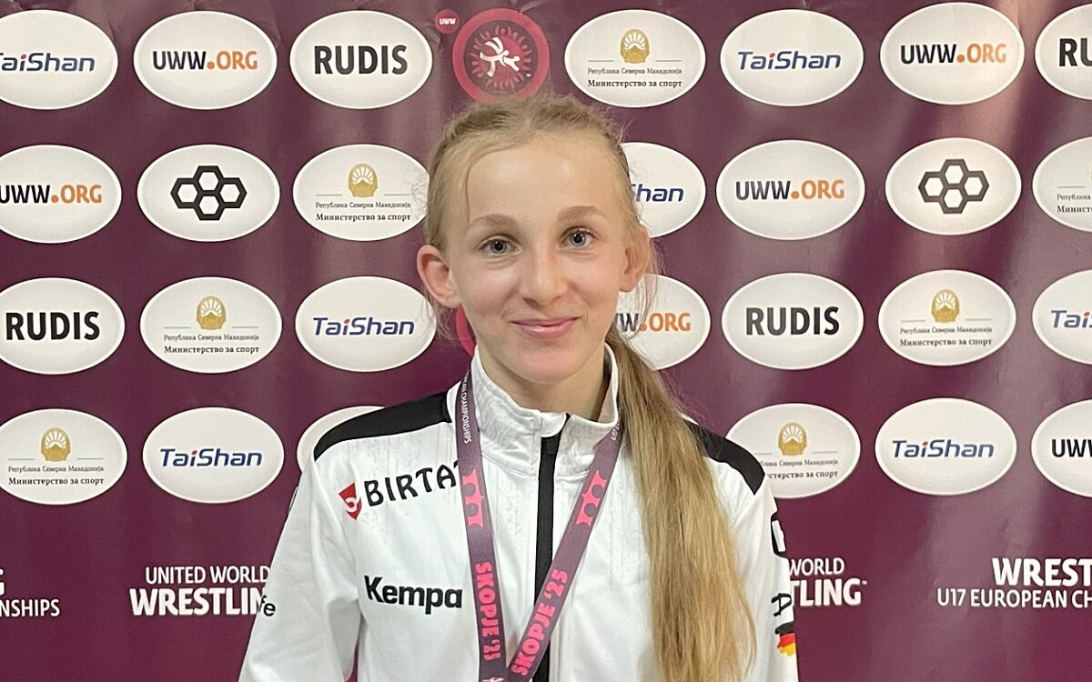 KW10 Finja Strauch 1 KW10 Finja Strauch 1