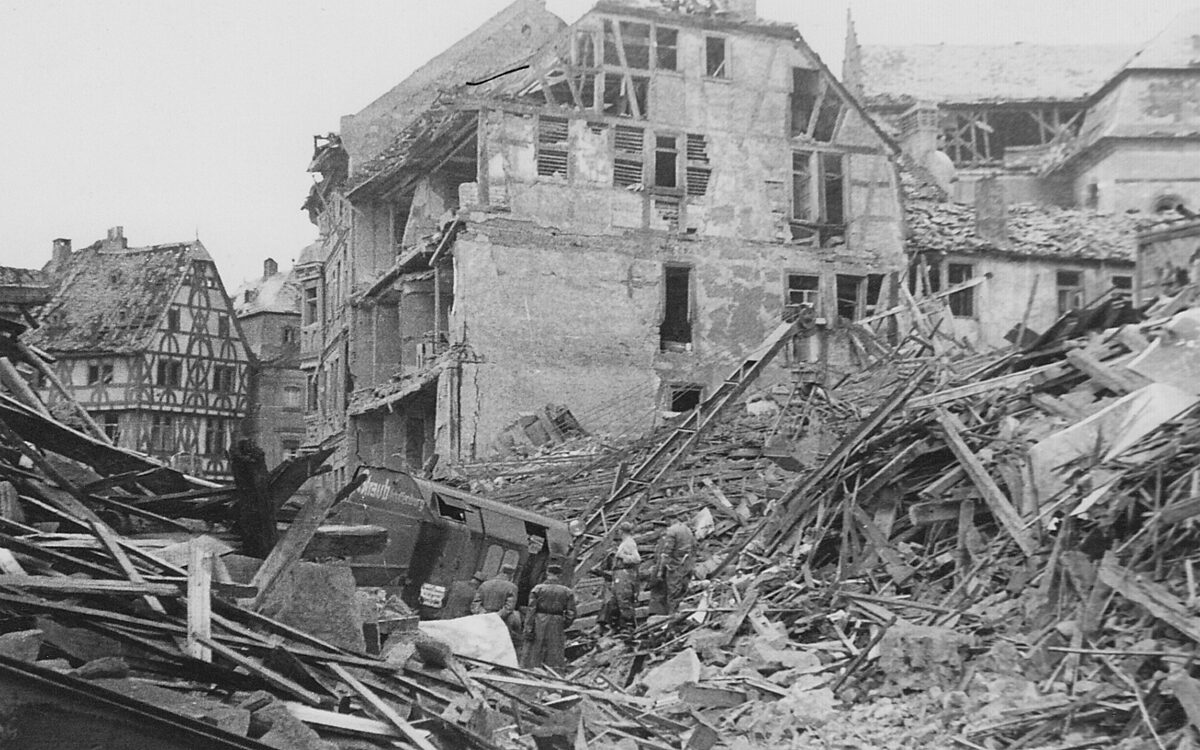 KW13 Aschaffenburg Kriegsende Stiftsarchiv 1 KW13 Aschaffenburg Kriegsende Stiftsarchiv 1