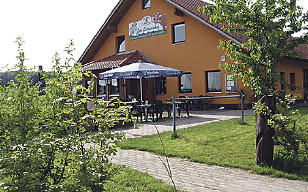 KW21 Biergarten Limousinenhof Mespelbrunn KW21 Biergarten Limousinenhof Mespelbrunn