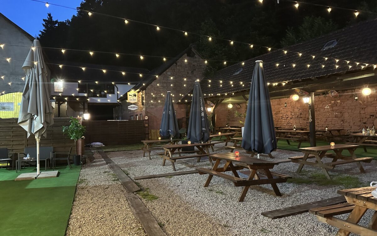 KW21 Biergarten masalahauszurpost Mespelbrunn KW21 Biergarten masalahauszurpost Mespelbrunn