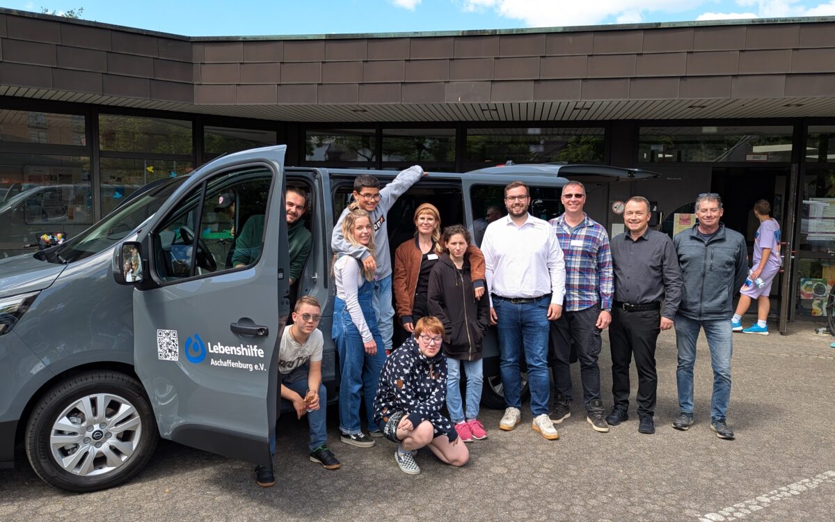 KW24 Lebenshilfe Neuer Bus1 KW24 Lebenshilfe Neuer Bus1