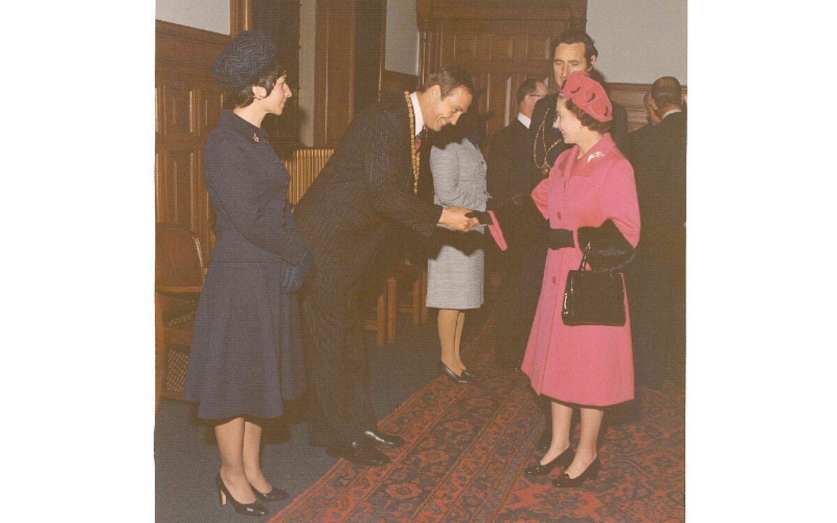 KW28 Perth Staedtepartnerschaft Queen KW28 Perth Staedtepartnerschaft Queen