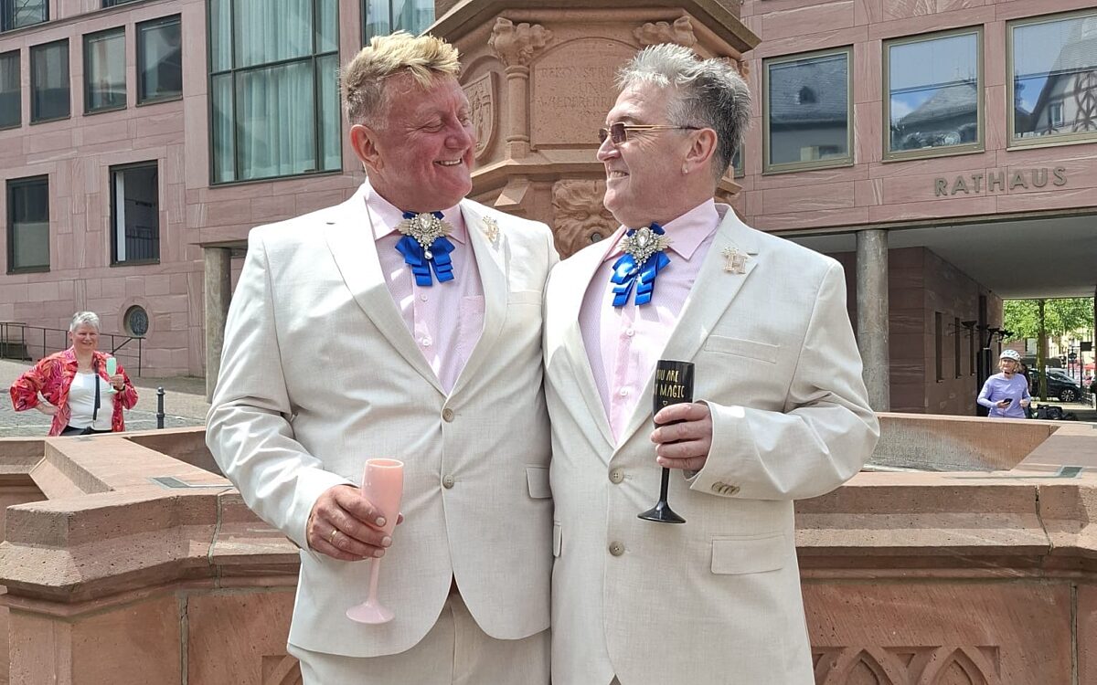 KW43 Brautpaar Peter und Harry besser KW43 Brautpaar Peter und Harry besser