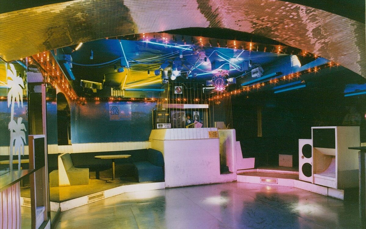 KW49 Disco CAVE 4 KW49 Disco CAVE 4