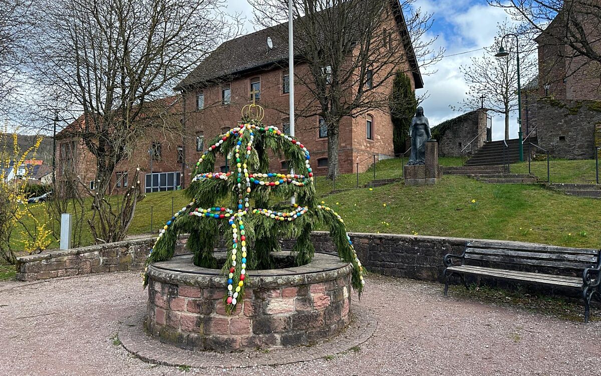 Osterbrunnen Geiselbach 3 Osterbrunnen Geiselbach 3