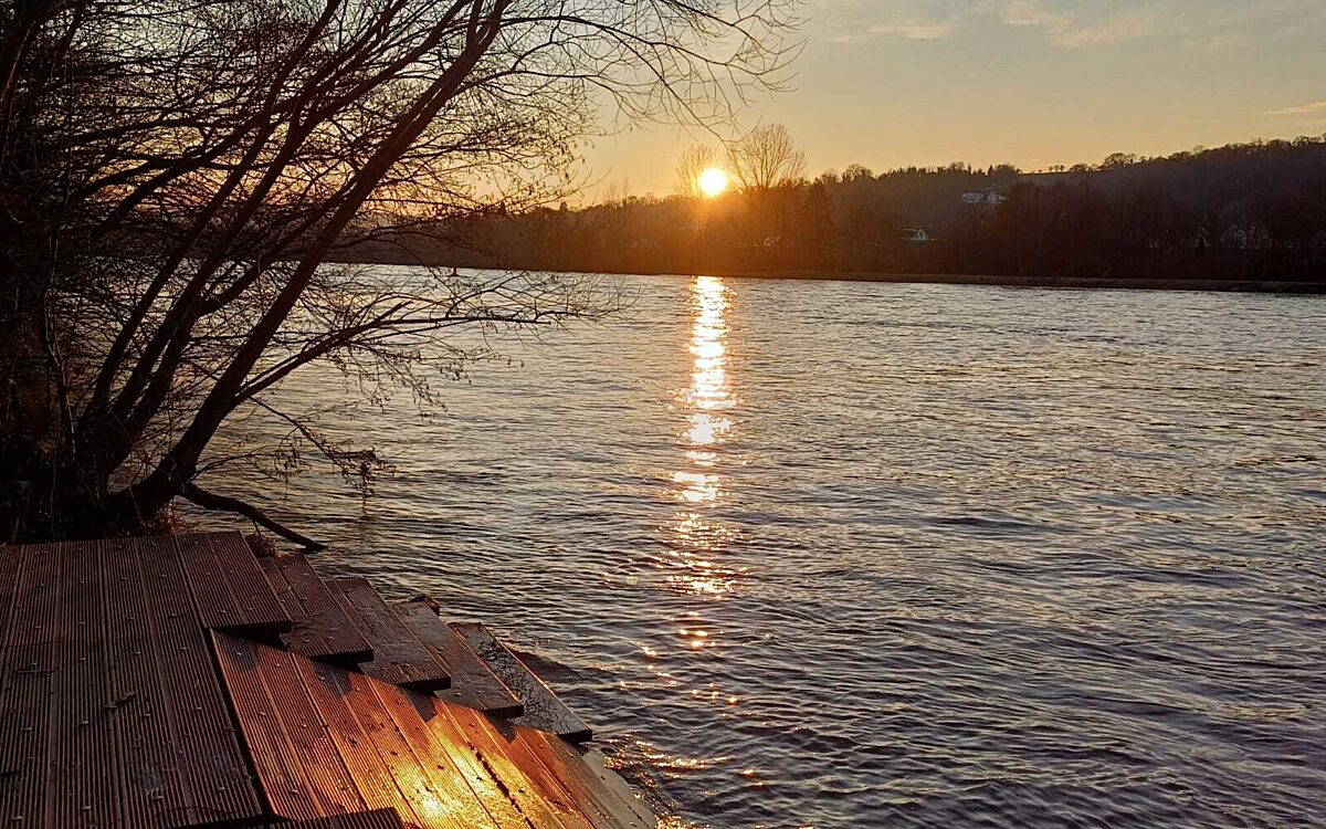 Sandra aus Elsenfeld Sonnenuntergang am Main Sandra aus Elsenfeld Sonnenuntergang am Main