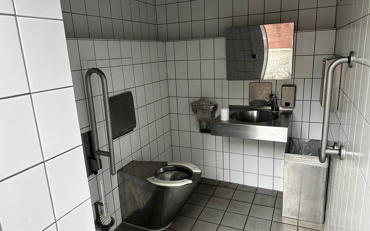 Toilette am Klostergarten Miltenberg 11 Toilette am Klostergarten Miltenberg 11