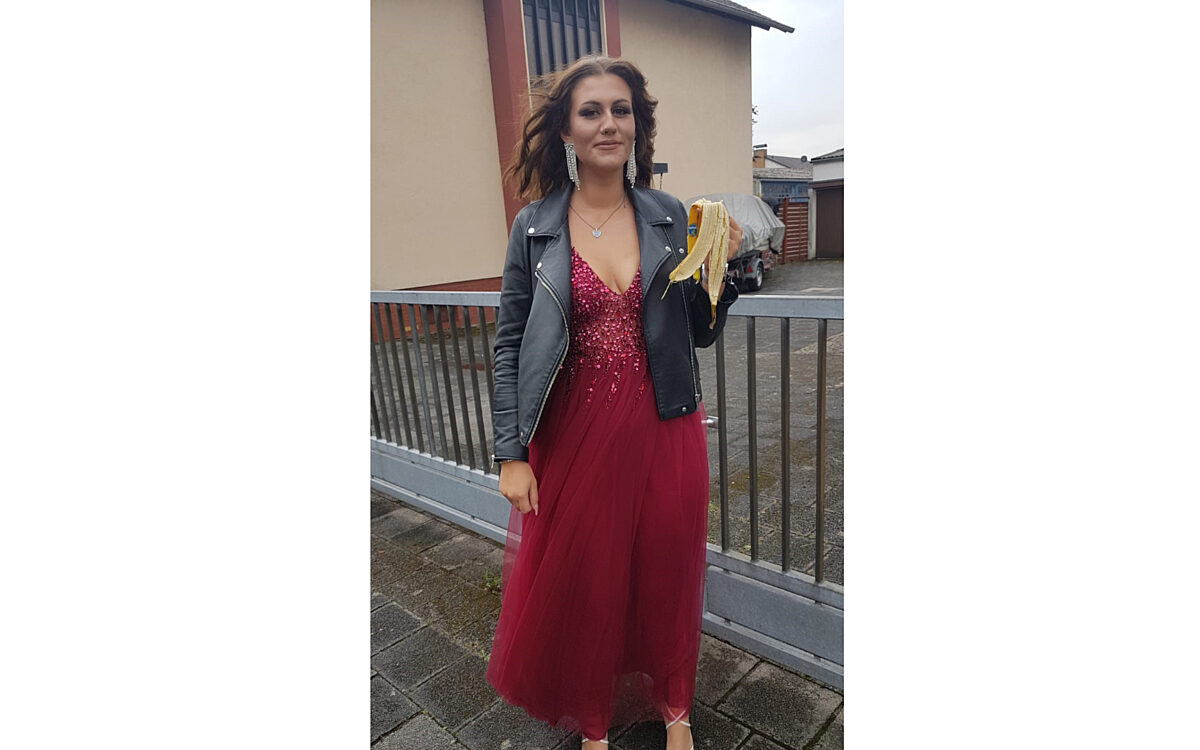 Anna Cathrin Handy 2 Anna Cathrin Handy 2