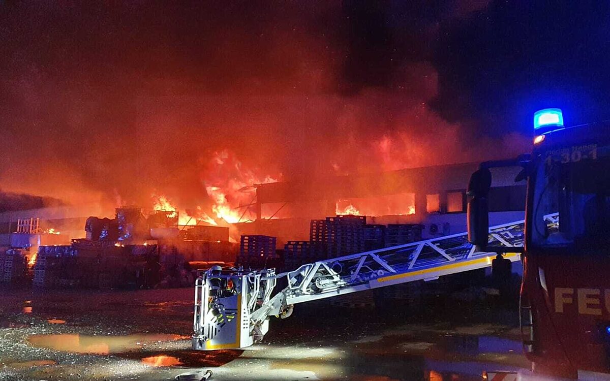 010122 hanau grossbrand bild 1 010122 hanau grossbrand bild 1