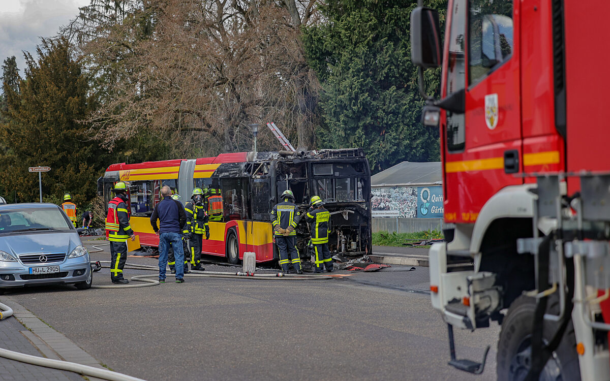 010425 Hanau Busbrand 2 010425 Hanau Busbrand 2