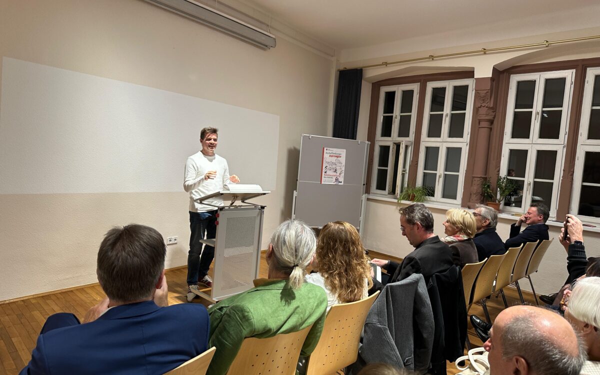 011025 AB Ausstellung Marc Robitzky JG 41 011025 AB Ausstellung Marc Robitzky JG 41