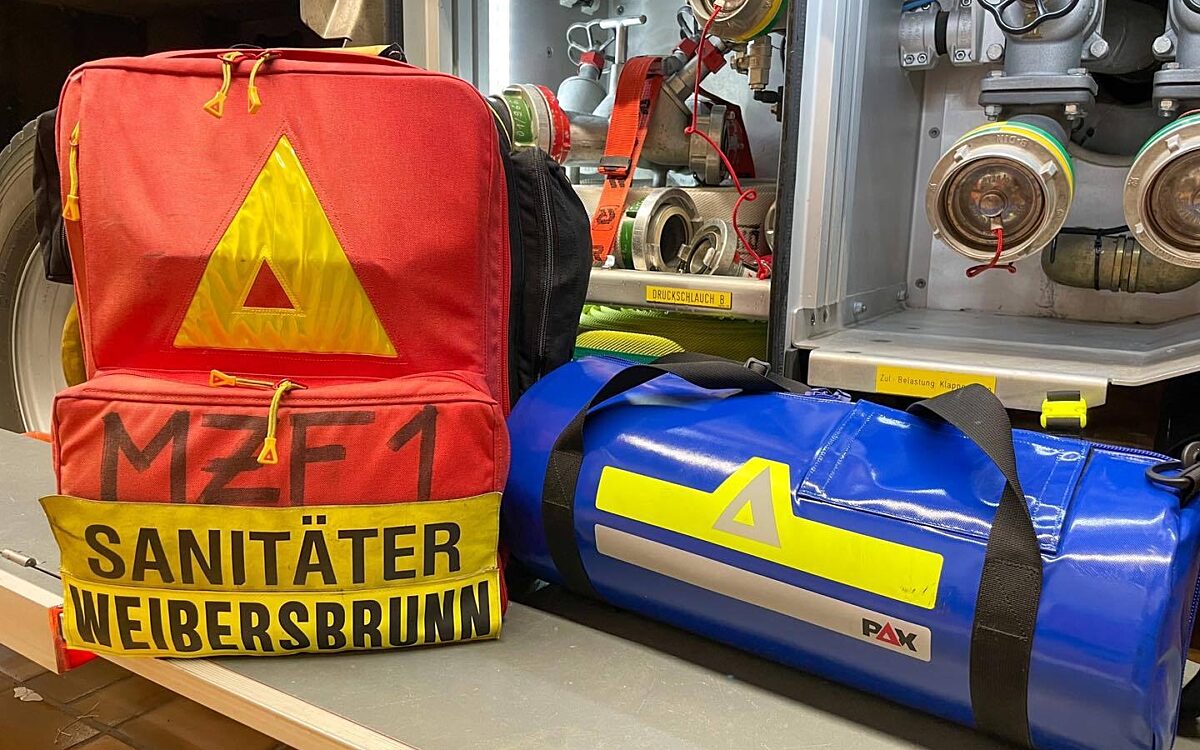 011122 Weibersbrunn Feuerwehr Sanitaetsrucksack 011122 Weibersbrunn Feuerwehr Sanitaetsrucksack