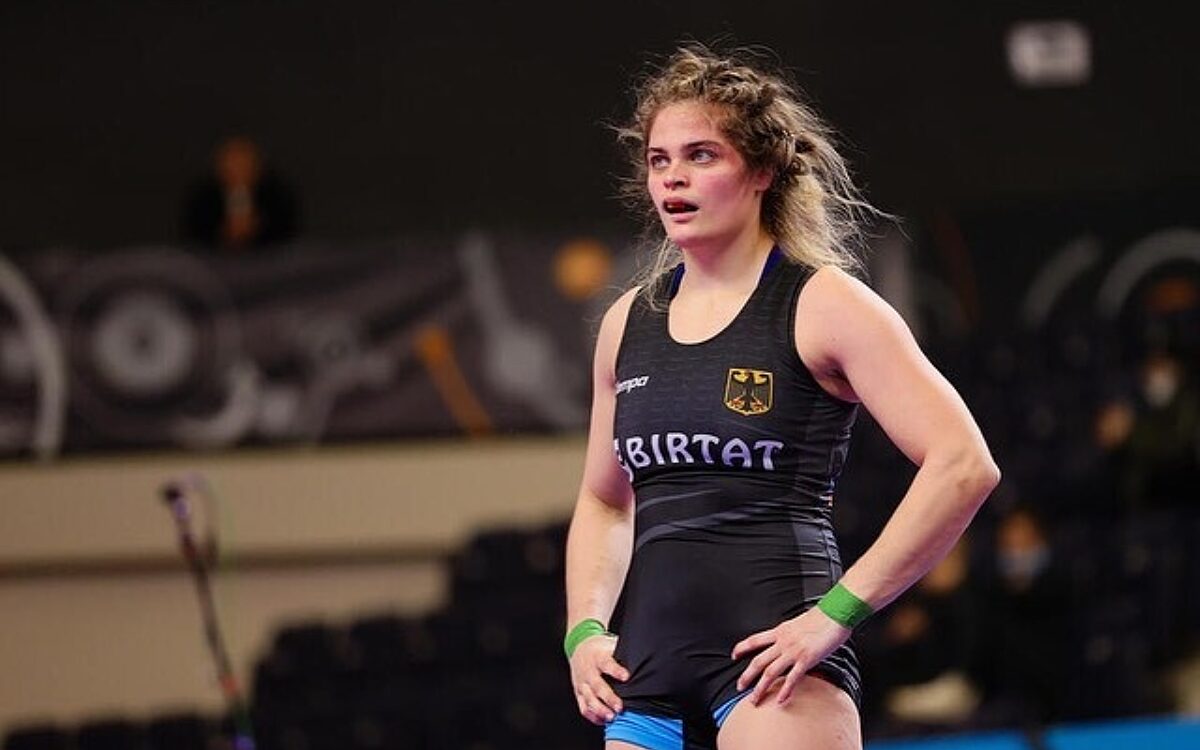 020422 Anna Schell facebook 020422 Anna Schell facebook