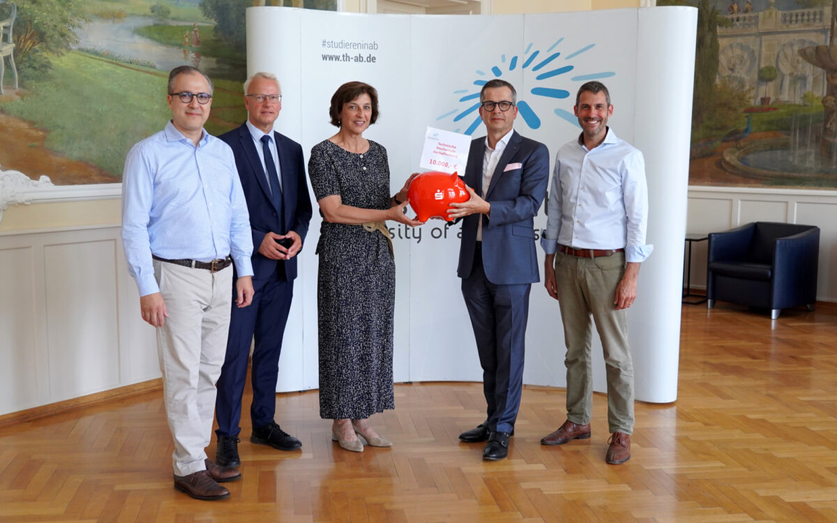 020822 TH AB Spende Sparkasse SAP Labor Wirtschaftsinformatik 020822 TH AB Spende Sparkasse SAP Labor Wirtschaftsinformatik