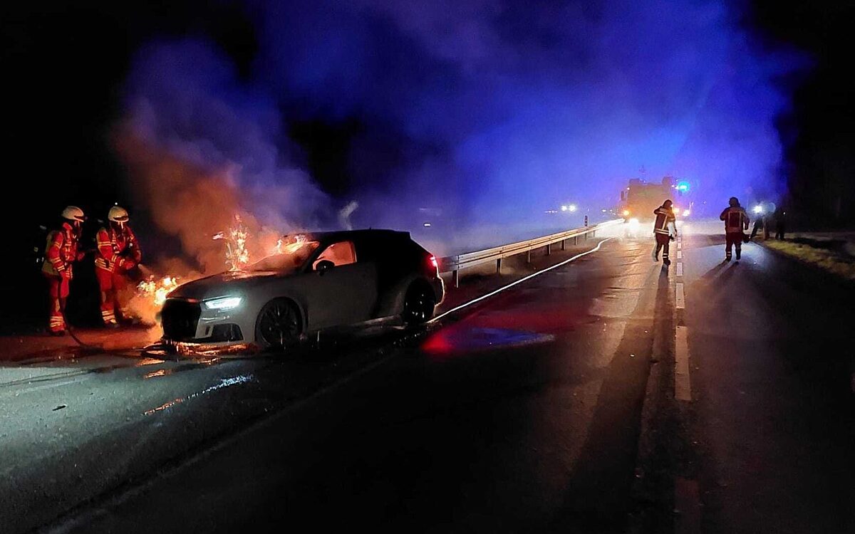 021123 FF Sailauf B2 Brand PKW 1 021123 FF Sailauf B2 Brand PKW 1