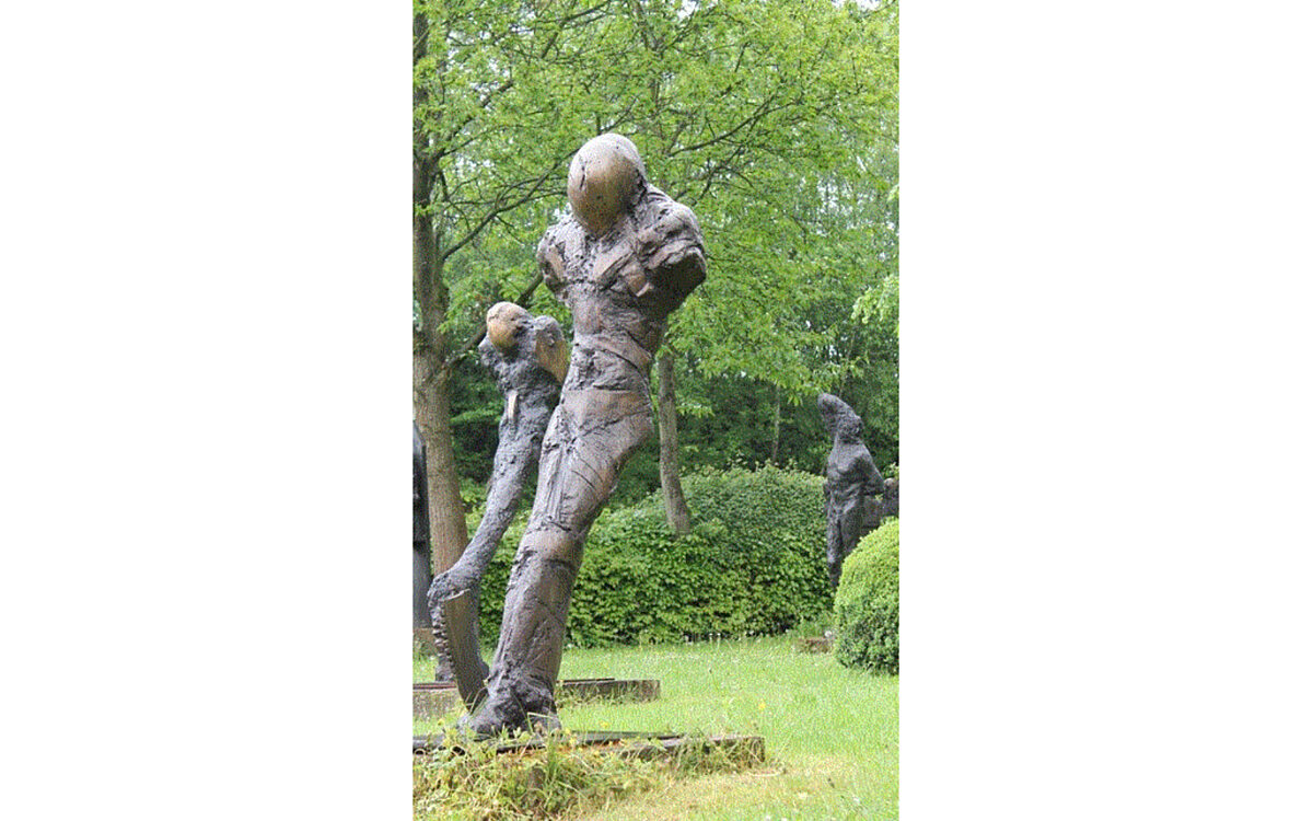 030423 Sailauf Bronzeskulptur 6 030423 Sailauf Bronzeskulptur 6