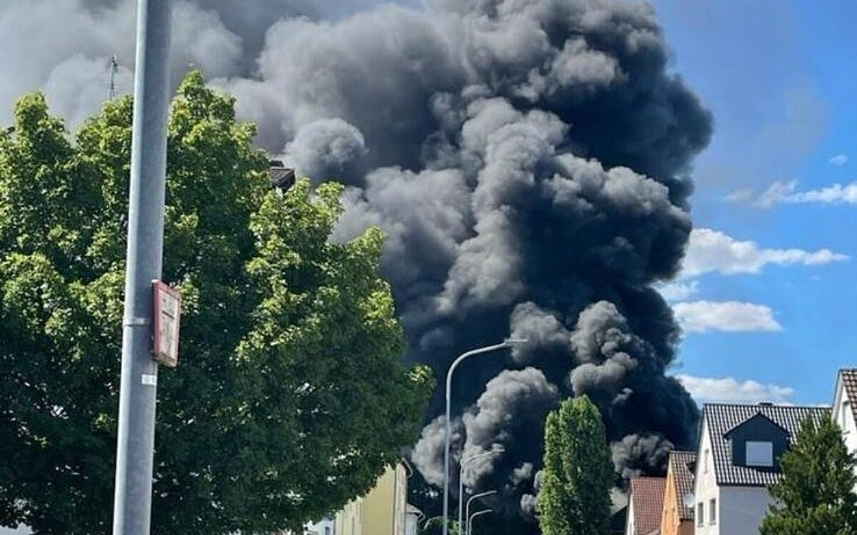 030722 Obertshausen Sisha Bar brennt 030722 Obertshausen Sisha Bar brennt