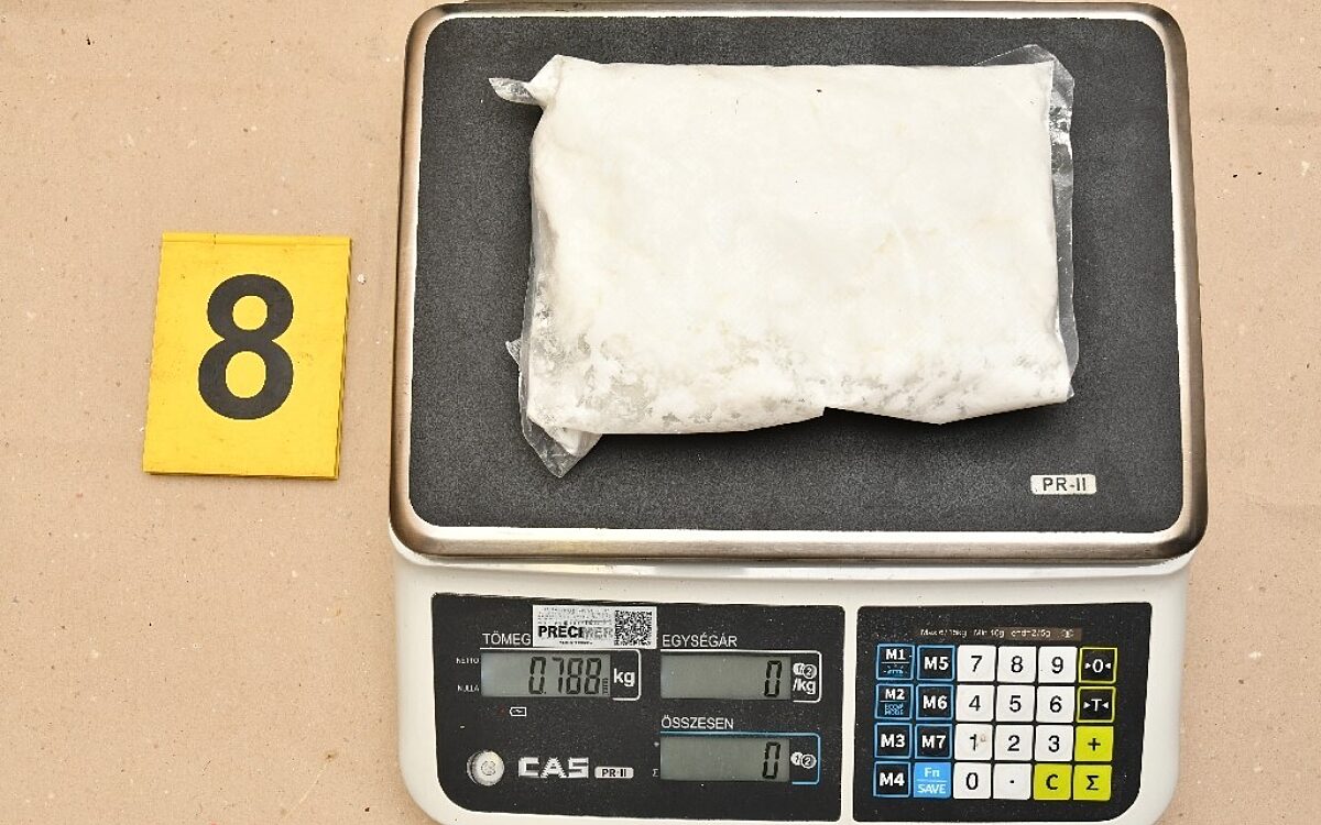 030824 AB Ungarn Mutmasslicher Drogenschmuggler festgenommen Fotos Polizei 2 030824 AB Ungarn Mutmasslicher Drogenschmuggler festgenommen Fotos Polizei 2