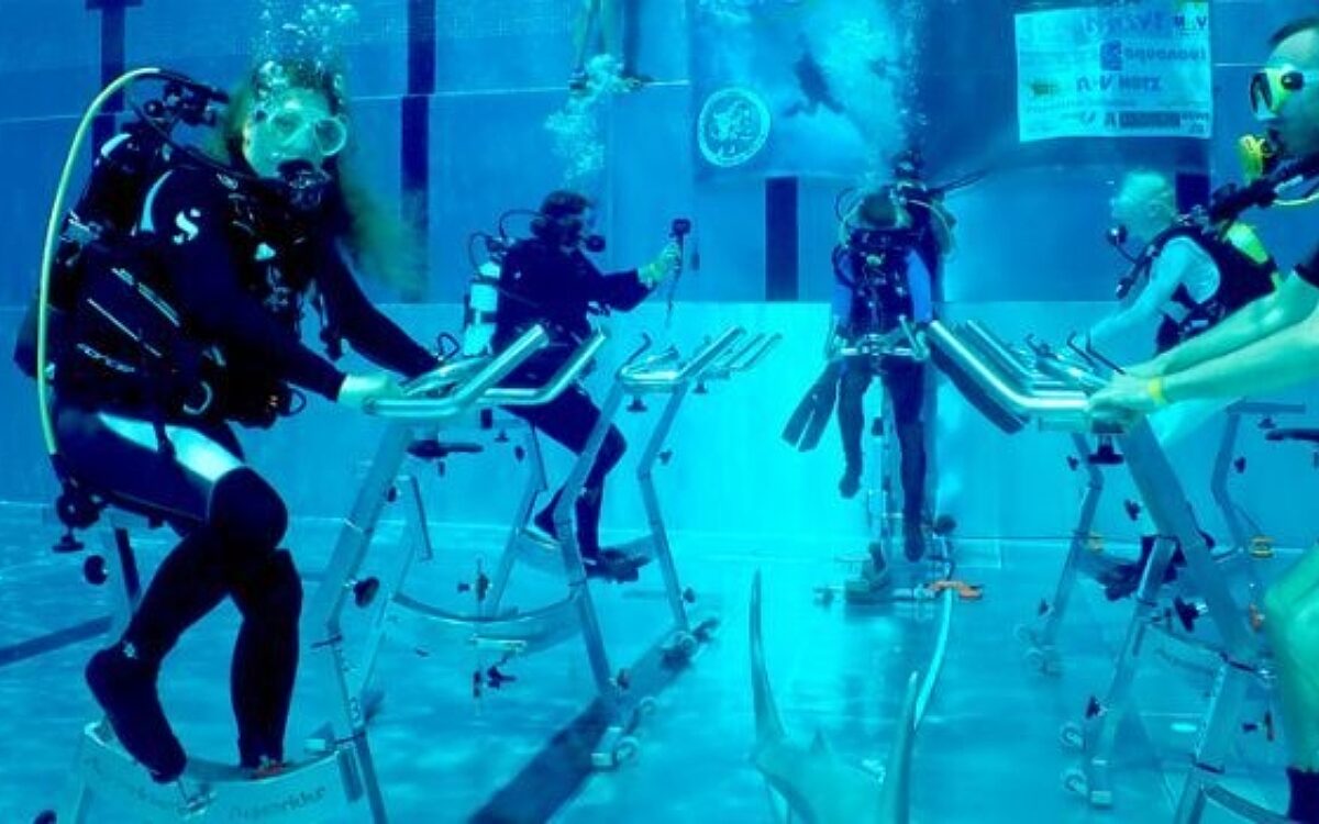 031022 bruchkoebel rekord unterwasser cycling 031022 bruchkoebel rekord unterwasser cycling