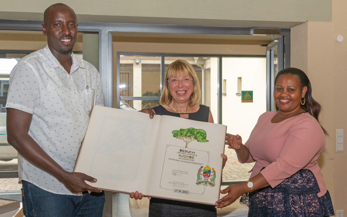 040722 Kreis Miltenberg diskutiert mit Tansania 040722 Kreis Miltenberg diskutiert mit Tansania