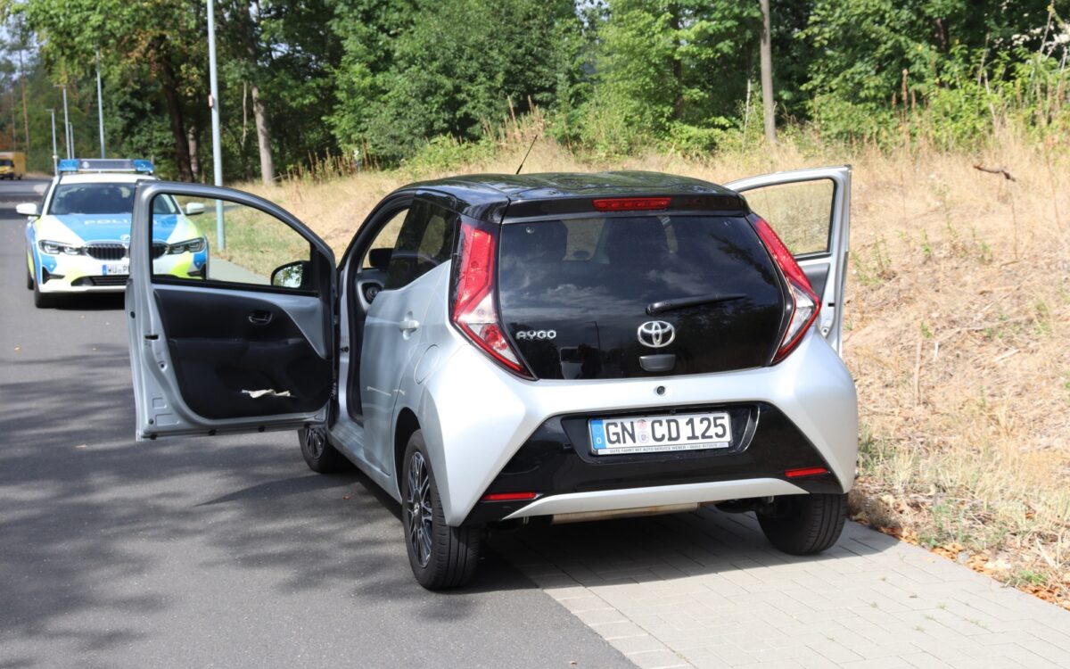 041122 Alzenau PPUFR Raubueberfall Belohnung Werttransporter Toyota Aygo 041122 Alzenau PPUFR Raubueberfall Belohnung Werttransporter Toyota Aygo