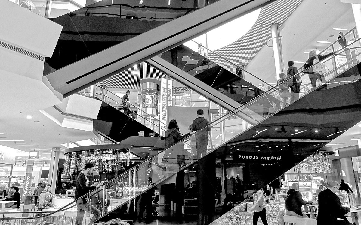 050123 galeria kaufhaus rolltreppe 050123 galeria kaufhaus rolltreppe