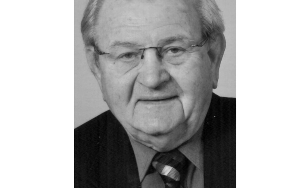 050324 Moembris Koenigshofen Pfarrer Helmfried Heininger gestorben 050324 Moembris Koenigshofen Pfarrer Helmfried Heininger gestorben