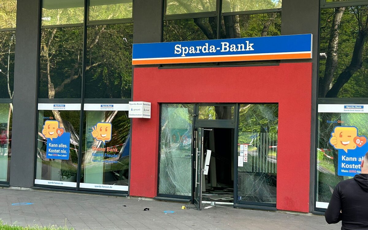 050523 Offenbach Geldautomat gesprengt Bieberer Berg 1 050523 Offenbach Geldautomat gesprengt Bieberer Berg 1