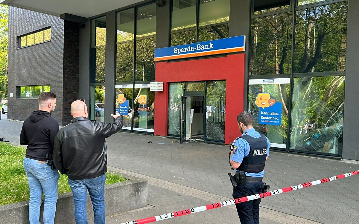 050523 Offenbach Geldautomat gesprengt Bieberer Berg 3 050523 Offenbach Geldautomat gesprengt Bieberer Berg 3