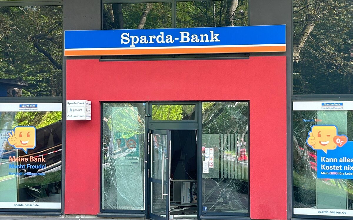 050523 Offenbach Geldautomat gesprengt Bieberer Berg 5 050523 Offenbach Geldautomat gesprengt Bieberer Berg 5