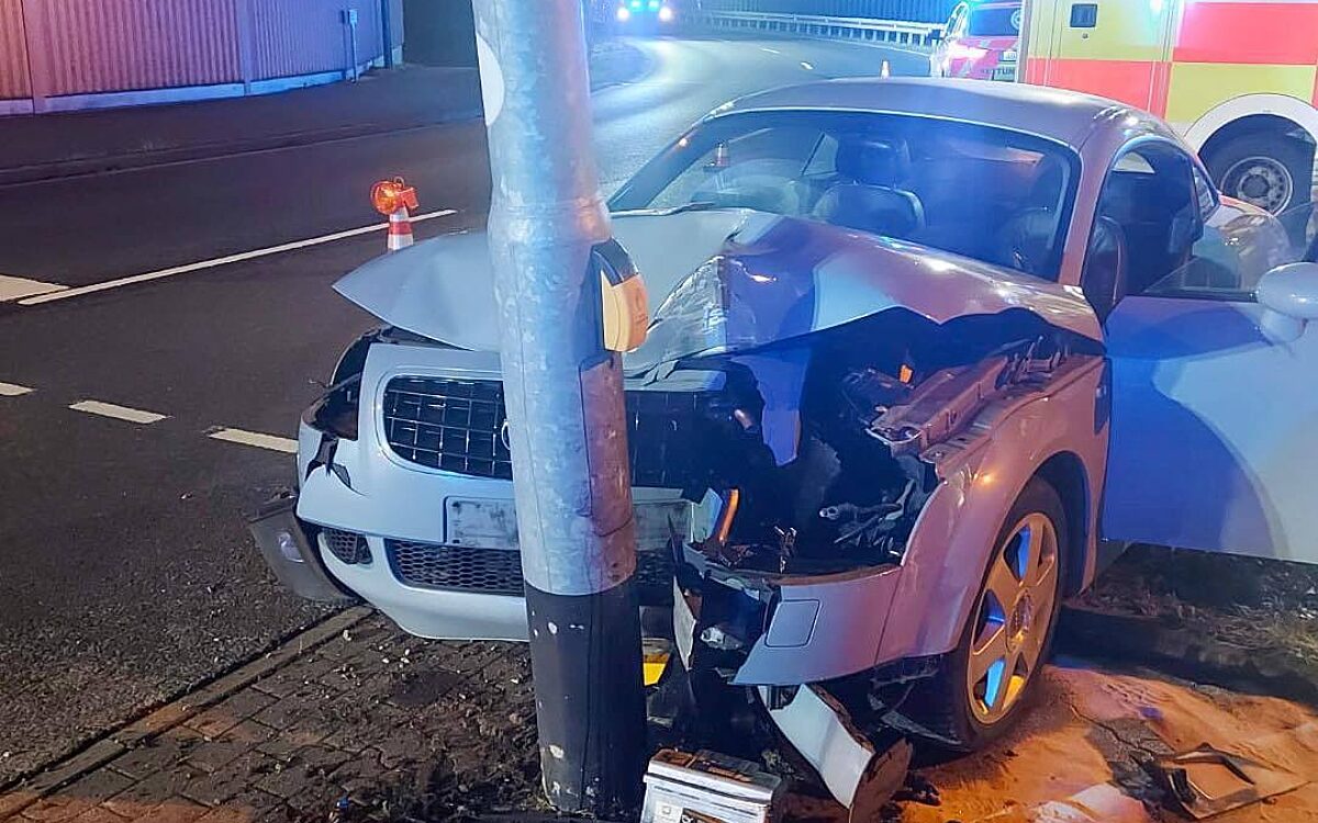 060124 Kahl Unfall mit Ampel Foto Feuerwehr Kahl 060124 Kahl Unfall mit Ampel Foto Feuerwehr Kahl