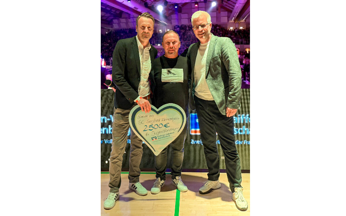 060126 Kleinostheim Spende Raiffeisen Volksbank Aschaffenburg an SC Siegfried Kleinostheim