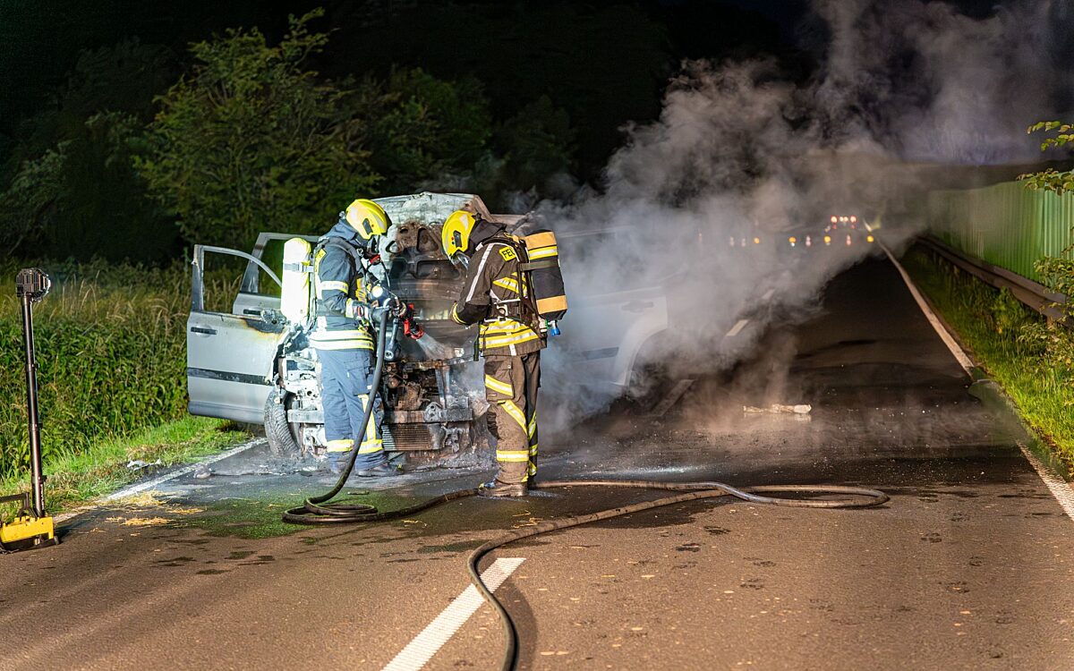 060624 Langenselbold Autobrand Quelle Feuerwehr 3 060624 Langenselbold Autobrand Quelle Feuerwehr 3