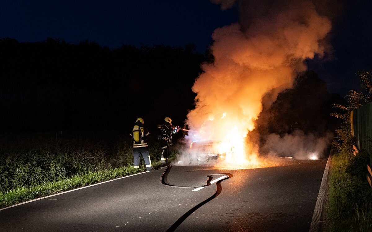 060624 Langenselbold Autobrand Quelle Feuerwehr 4 060624 Langenselbold Autobrand Quelle Feuerwehr 4